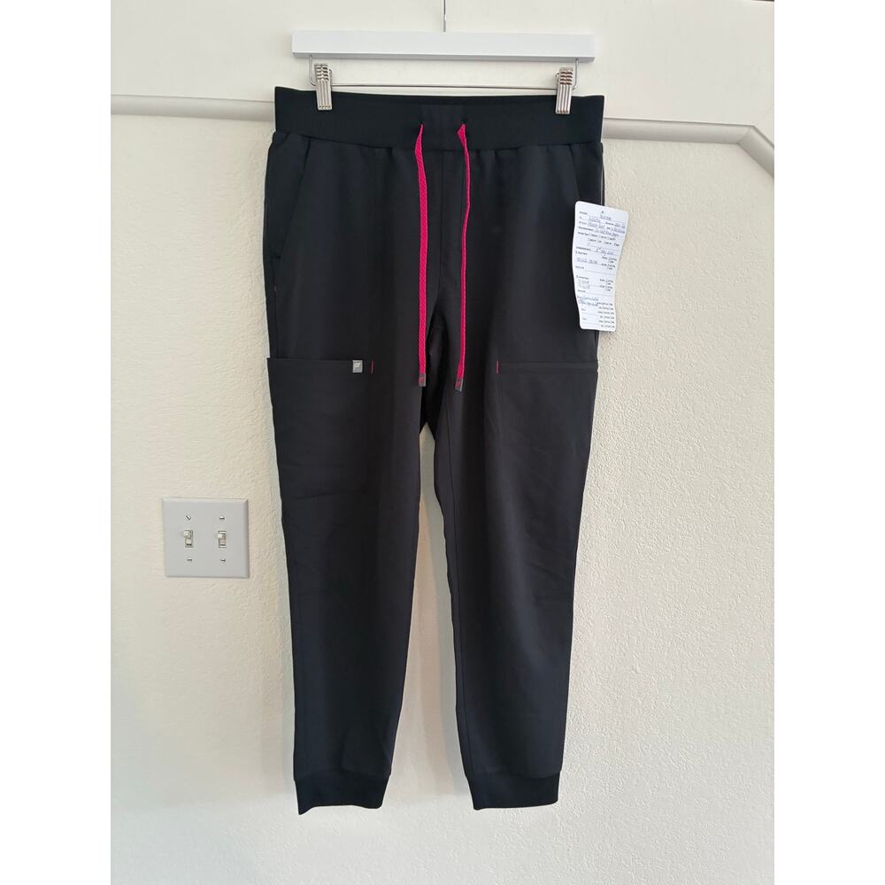 NWT Fabletics Womens Medium Short On Call Scrub Joggers Black READ